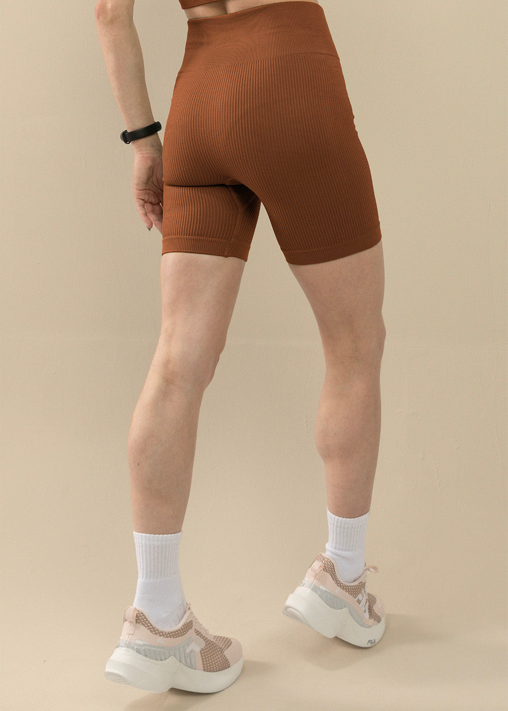 Short Fitness Canelado Marrom - Logo Símbolo