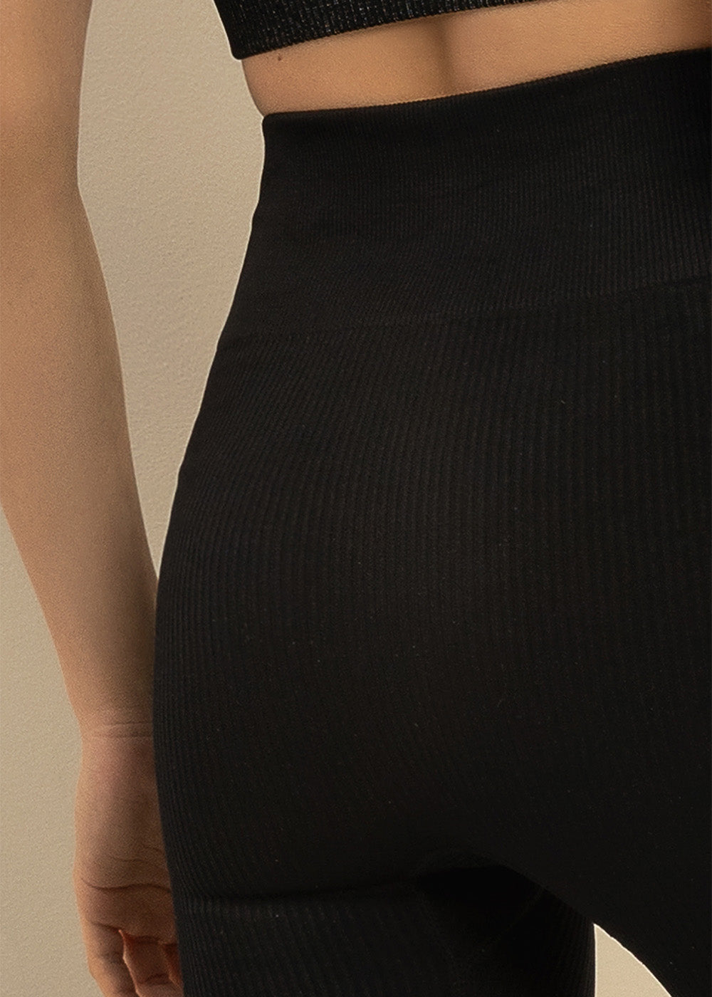 Conjunto Legging e Top Canelado Recorte Lateral Preto