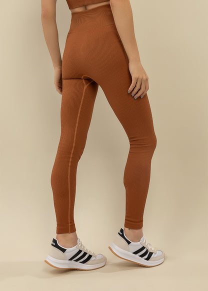 Conjunto Legging e Top Canelado Marrom Logo Símbolo