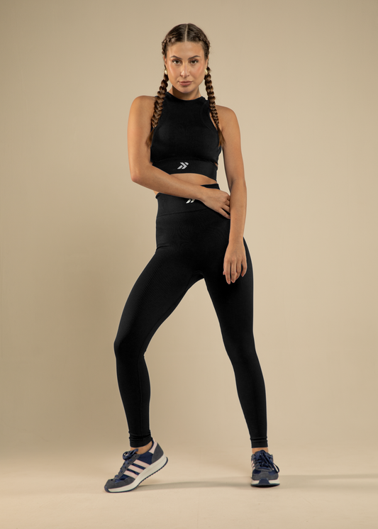 Conjunto Legging Canelada e Top com Recortes Laterais Preto Símbolo