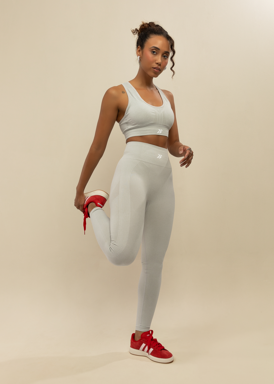 Conjunto Legging Modeladora Mescla e Top Nadador Cinza Símbolo