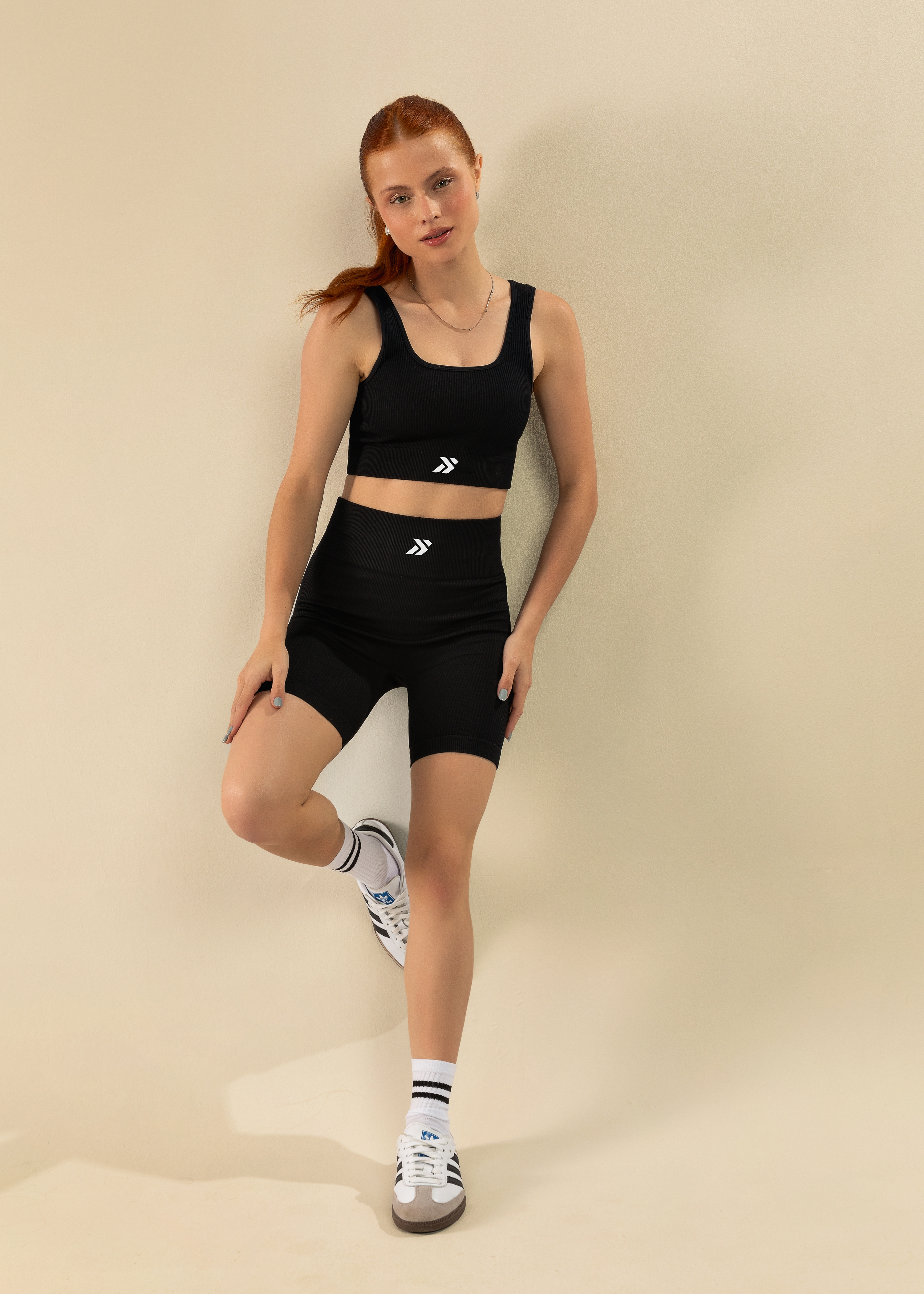 Conjunto Short Canelado e Top Canelado Preto Símbolo