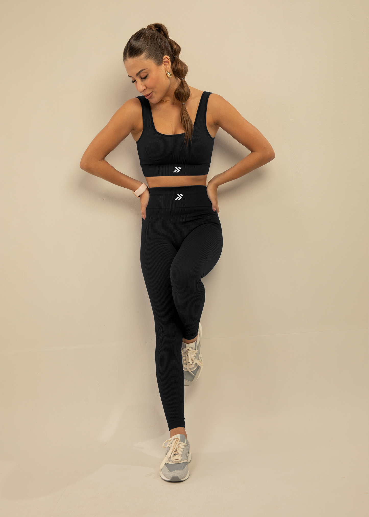 Conjunto Legging Canelada e Top Canelado Preto Símbolo
