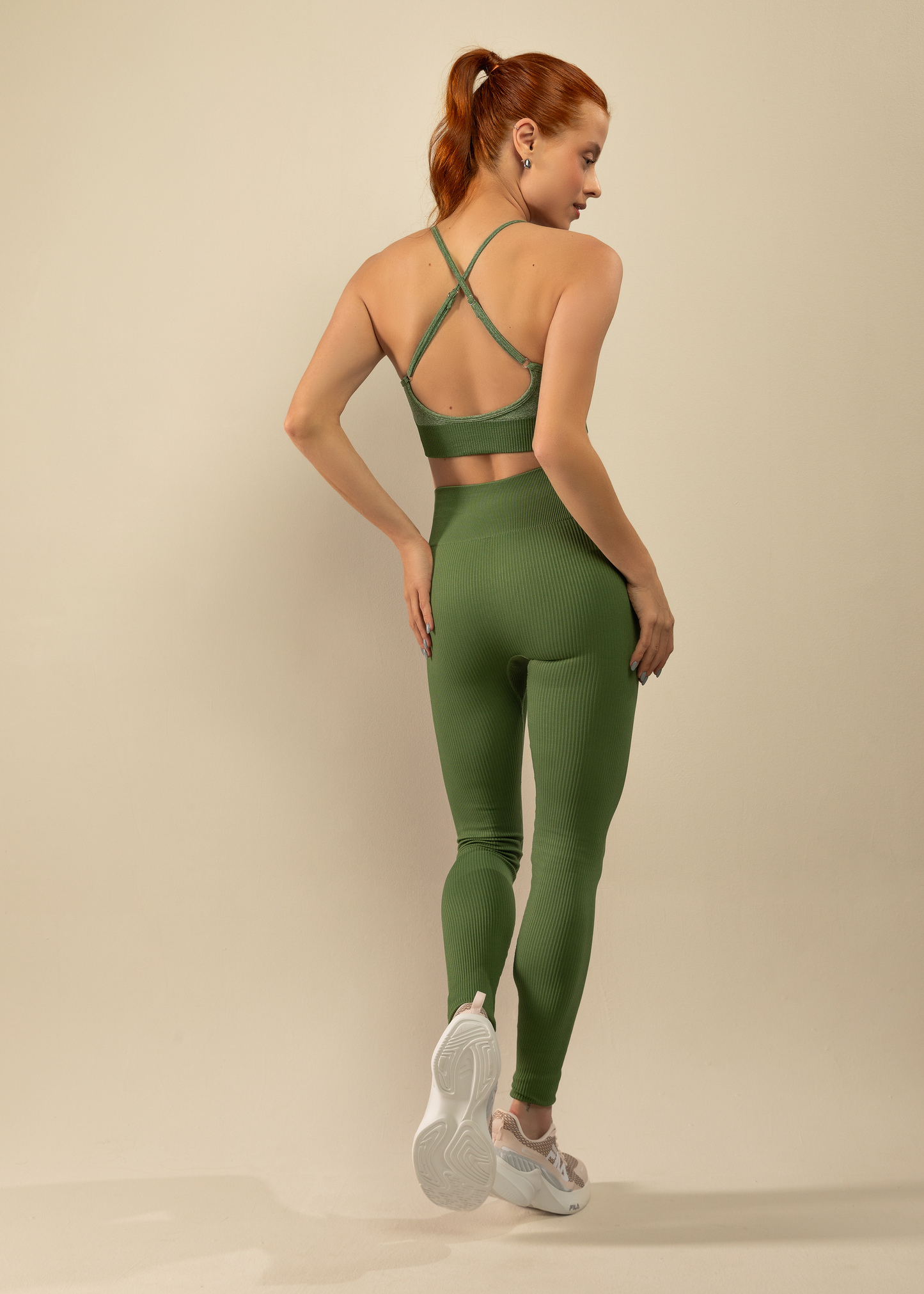 Conjunto Legging Canelada e Top Alças Cruzadas Verde Símbolo