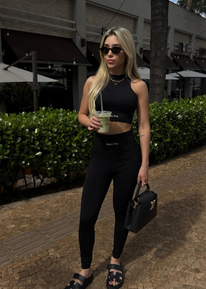 Conjunto Legging e Top Recorte Lateral Preto