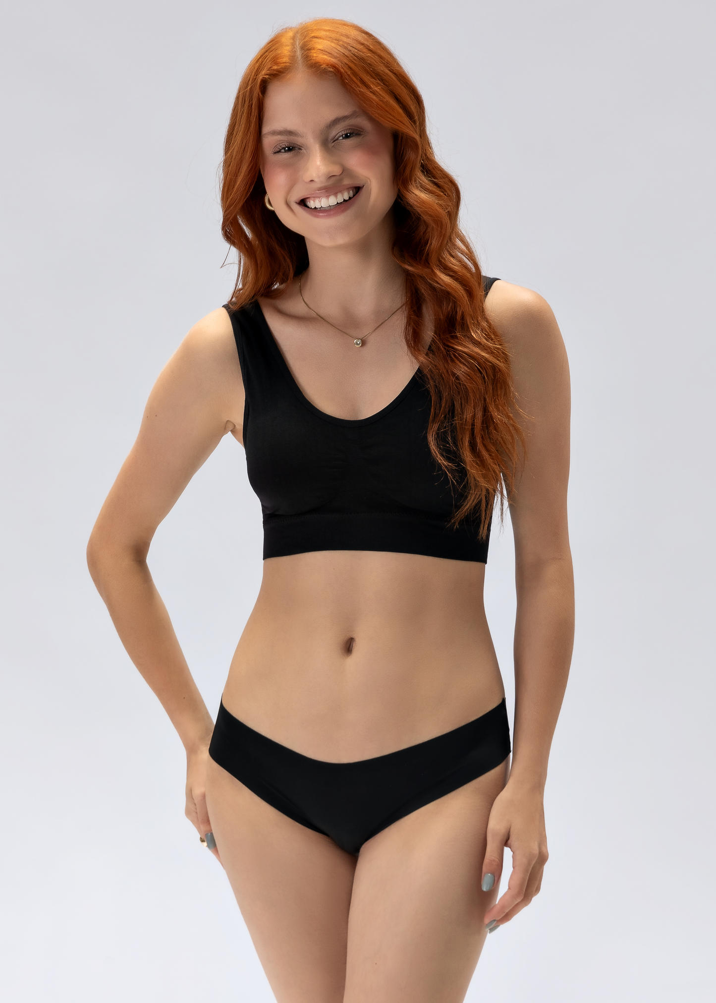 Conjunto Lingerie Top Sutiã Alça Larga e Calcinha Tanga Sem Costura Preto