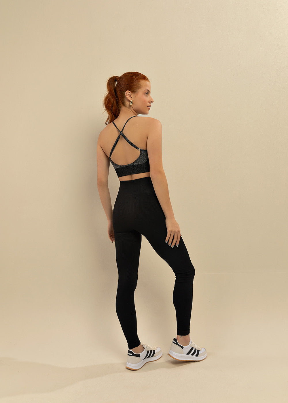 Conjunto Legging e Top Alça Cruzadas Preto