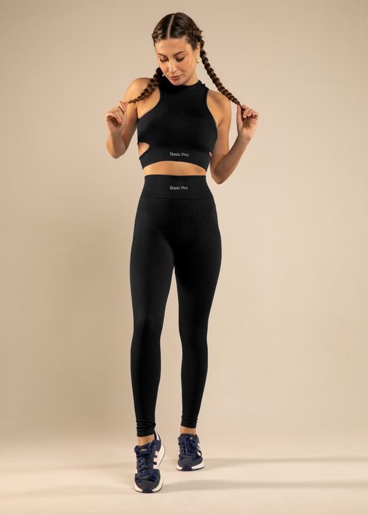 Conjunto Legging Canelada e Top com Recortes Laterais Preto