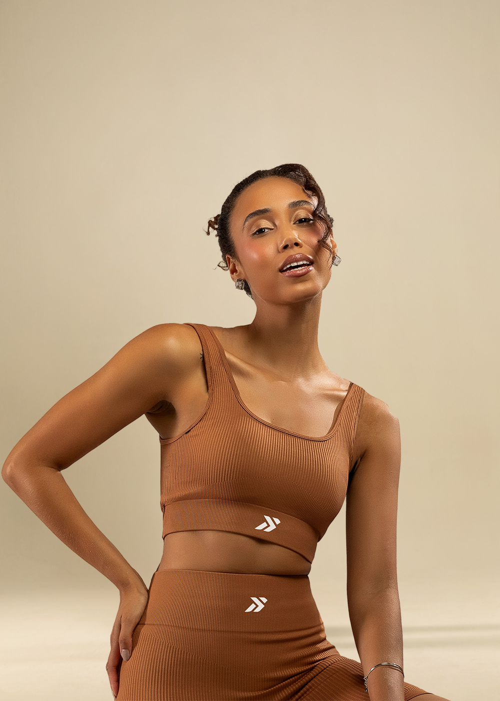 Conjunto Fitness Short Canelado Top Canelado Marrom Símbolo